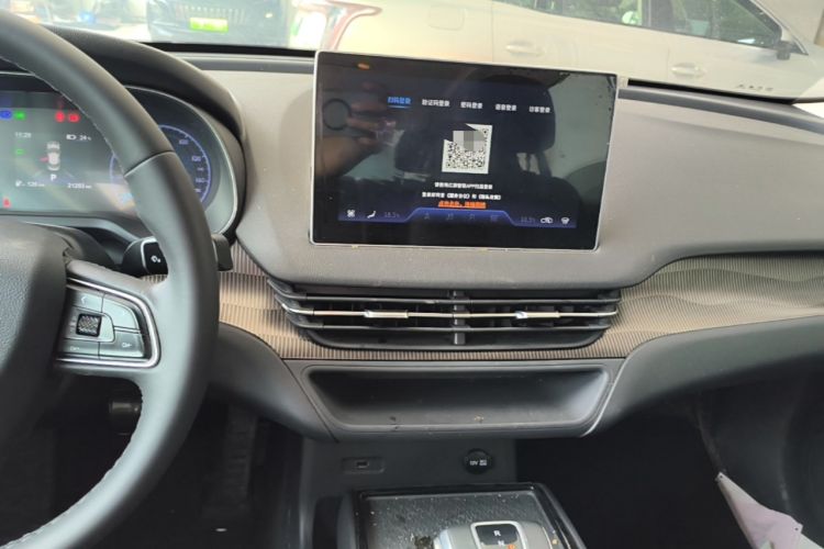 Used Hongqi E-QM5 2022 431 km Charge & Enjoy Edition Audio And AC Panel