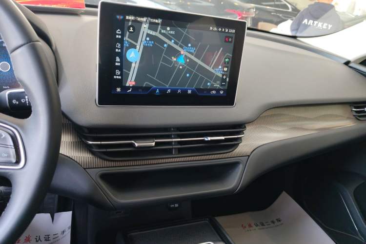 Used Hongqi E-QM5 2022 431 km Charge & Enjoy Edition Audio And AC Panel