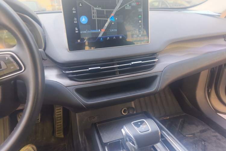 Used Hongqi E-QM5 2022 431 km Charge & Enjoy Edition Audio And AC Panel