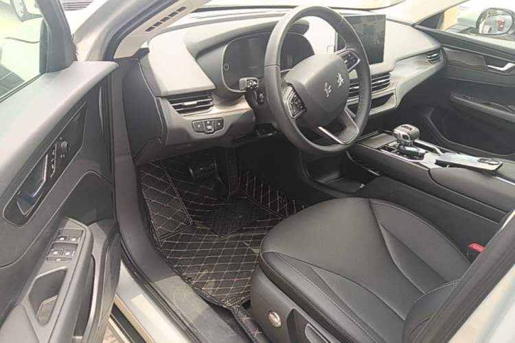 Used Hongqi E-QM5 2022 431 km Charge & Enjoy Edition Driver Seat
