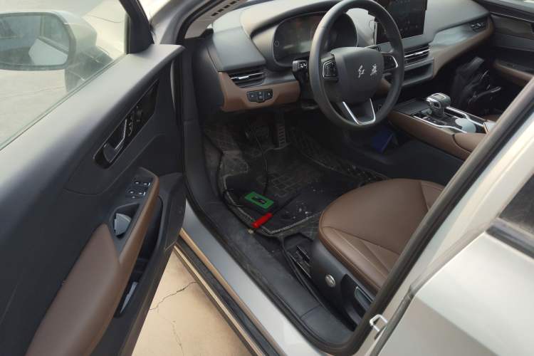Used Hongqi E-QM5 2022 431 km Charge & Enjoy Edition Driver Seat