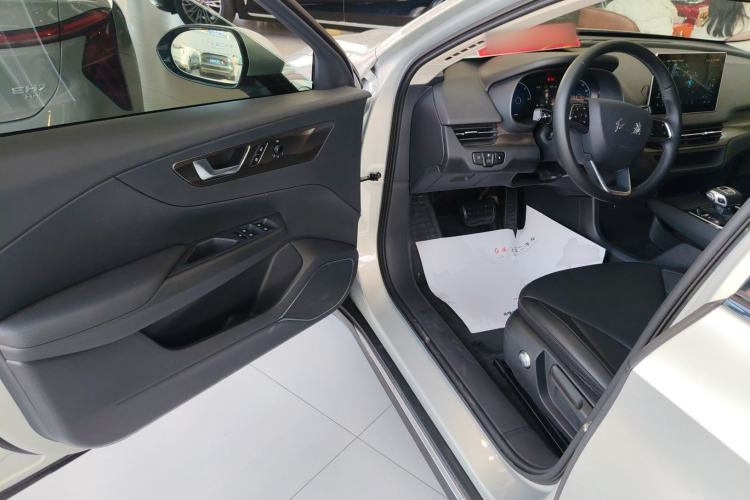 Used Hongqi E-QM5 2022 431 km Charge & Enjoy Edition Driver Seat