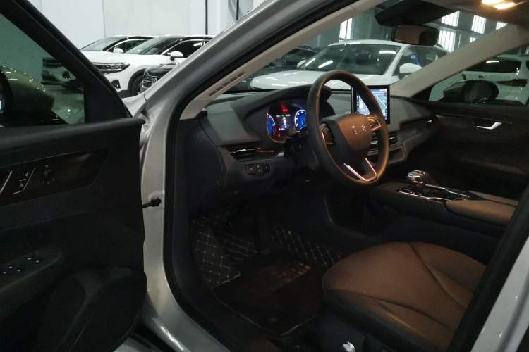 Used Hongqi E-QM5 2022 431 km Charge & Enjoy Edition Driver Seat