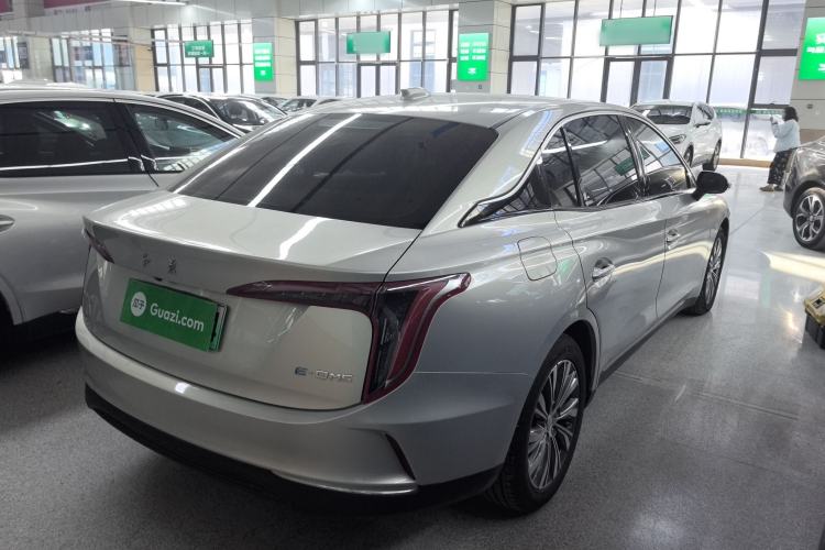 Used Hongqi E-QM5 2022 431 km Charge & Enjoy Edition Exterior 5