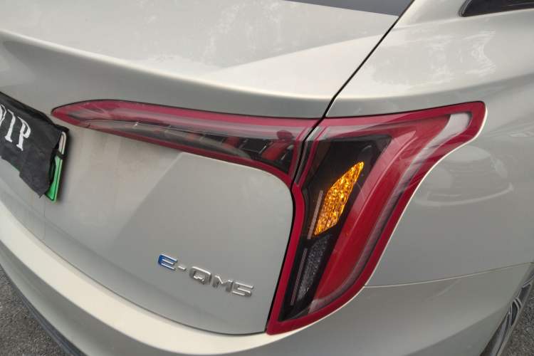 Used Hongqi E-QM5 2022 431 km Charge & Enjoy Edition Exterior 6