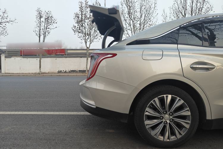 Used Hongqi E-QM5 2022 431 km Charge & Enjoy Edition Exterior 8