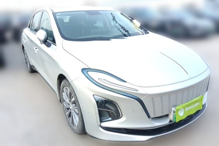 Used Hongqi E-QM5 2022 431 km Charge & Enjoy Edition Front Right 45 Deg