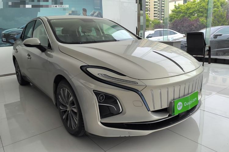 Used Hongqi E-QM5 2022 431 km Charge & Enjoy Edition Front Right 45 Deg