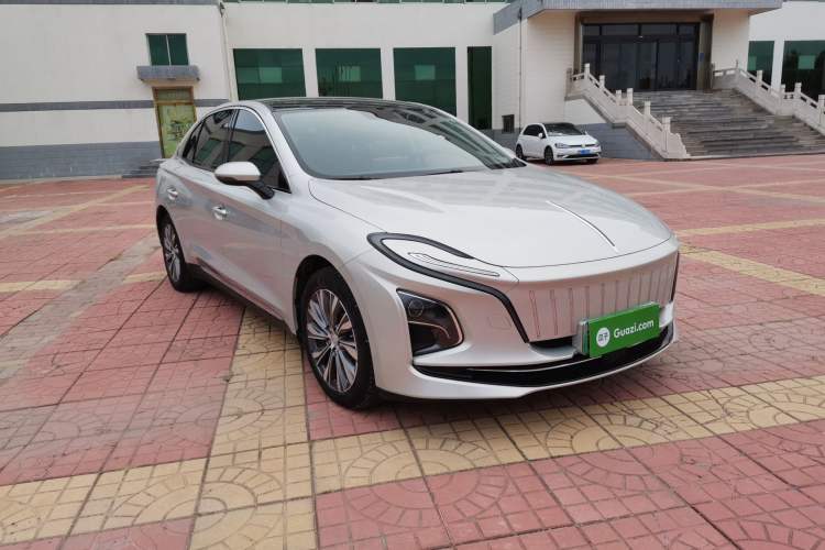 Used Hongqi E-QM5 2022 431 km Charge & Enjoy Edition Front Right 45 Deg
