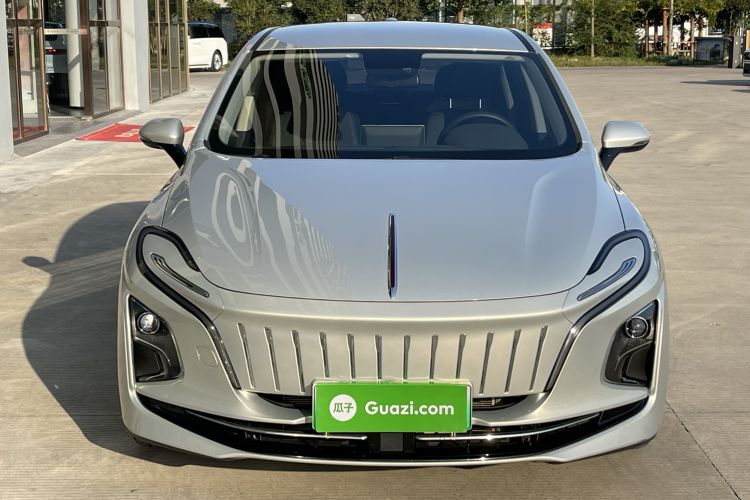 Used Hongqi E-QM5 2022 431 km Charge & Enjoy Edition Front