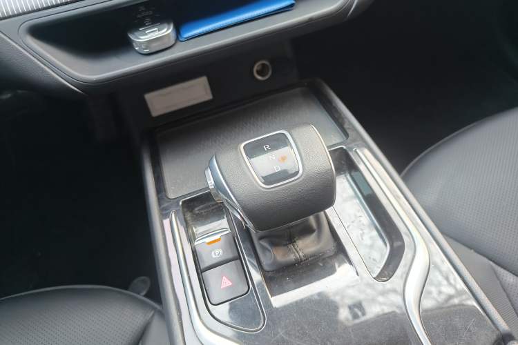 Used Hongqi E-QM5 2022 431 km Charge & Enjoy Edition Gear Lever