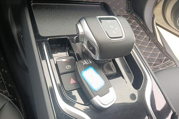 Used Hongqi E-QM5 2022 431 km Charge & Enjoy Edition Gear Lever