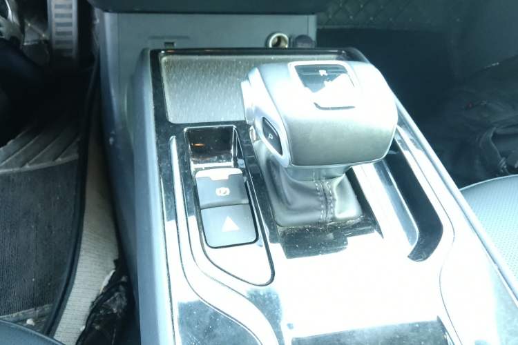 Used Hongqi E-QM5 2022 431 km Charge & Enjoy Edition Gear Lever