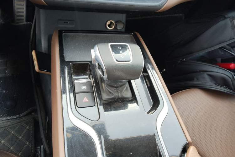 Used Hongqi E-QM5 2022 431 km Charge & Enjoy Edition Gear Lever