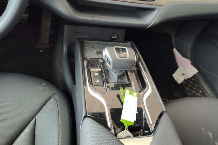 Used Hongqi E-QM5 2022 431 km Charge & Enjoy Edition Gear Lever