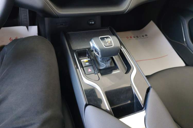 Used Hongqi E-QM5 2022 431 km Charge & Enjoy Edition Gear Lever