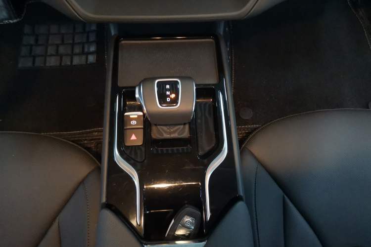 Used Hongqi E-QM5 2022 431 km Charge & Enjoy Edition Gear Lever
