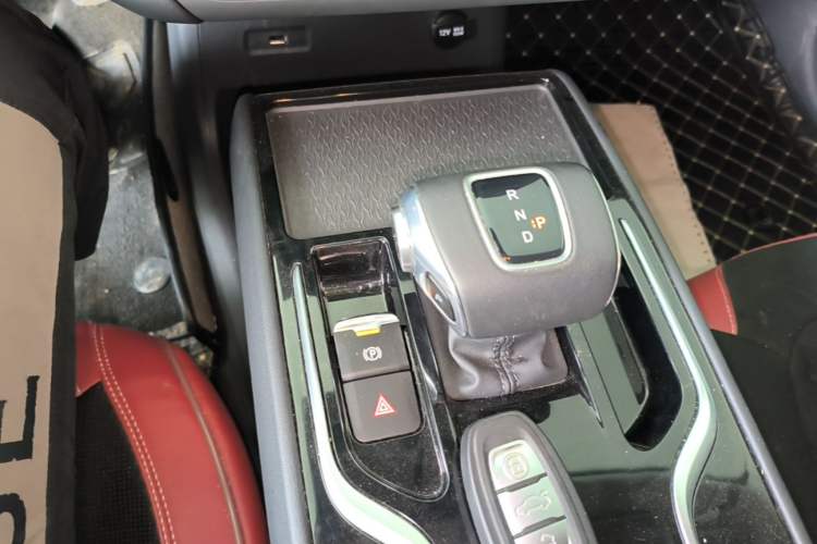 Used Hongqi E-QM5 2022 431 km Charge & Enjoy Edition Gear Lever