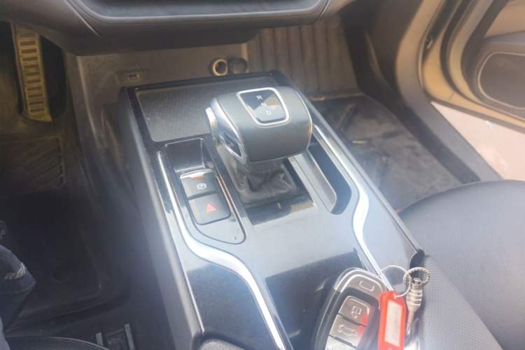 Used Hongqi E-QM5 2022 431 km Charge & Enjoy Edition Gear Lever