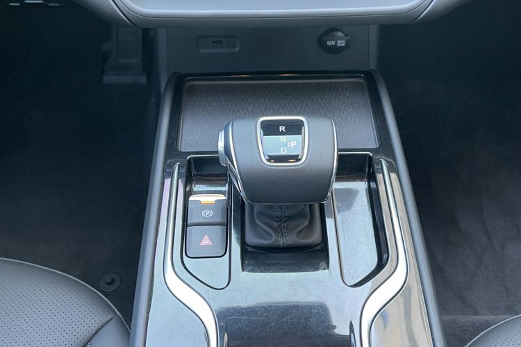 Used Hongqi E-QM5 2022 431 km Charge & Enjoy Edition Gear Lever