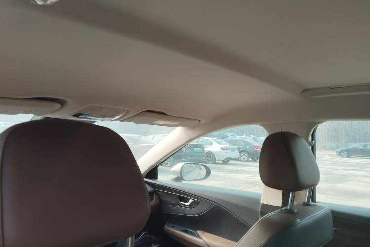 Used Hongqi E-QM5 2022 431 km Charge & Enjoy Edition Headliner