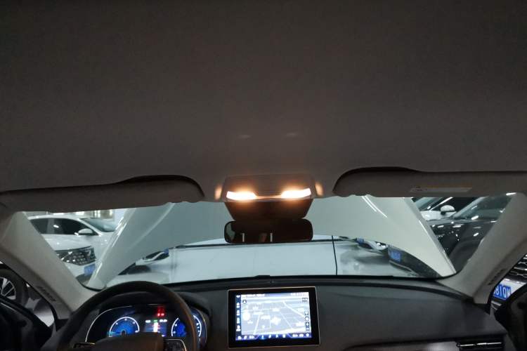Used Hongqi E-QM5 2022 431 km Charge & Enjoy Edition Headliner