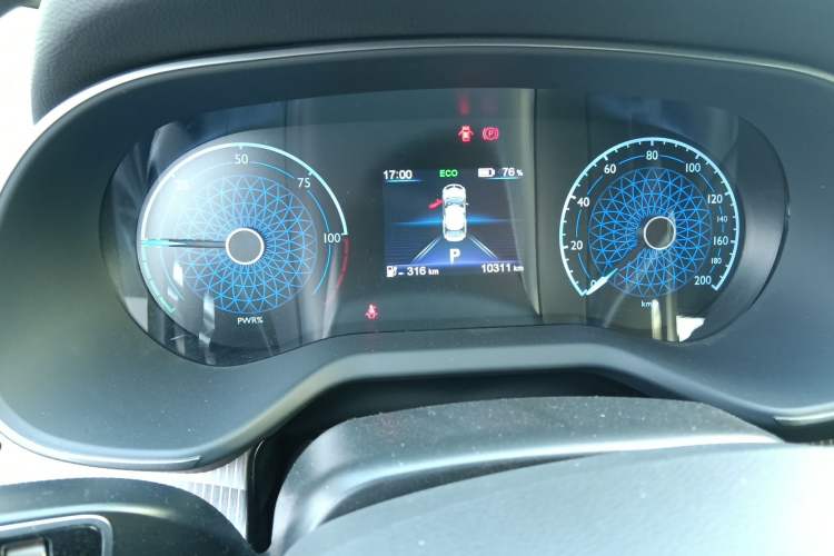 Used Hongqi E-QM5 2022 431 km Charge & Enjoy Edition Instrument Cluster