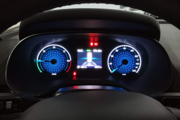 Used Hongqi E-QM5 2022 431 km Charge & Enjoy Edition Instrument Cluster
