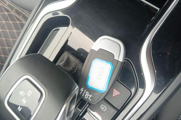 Used Hongqi E-QM5 2022 431 km Charge & Enjoy Edition Interior 1