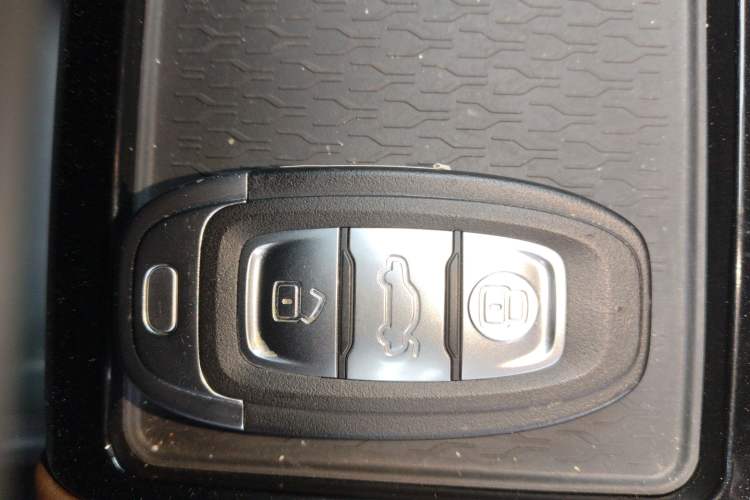 Used Hongqi E-QM5 2022 431 km Charge & Enjoy Edition Interior 1