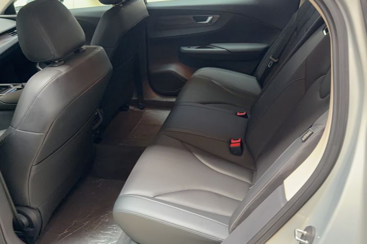 Used Hongqi E-QM5 2022 431 km Charge & Enjoy Edition Interior 2