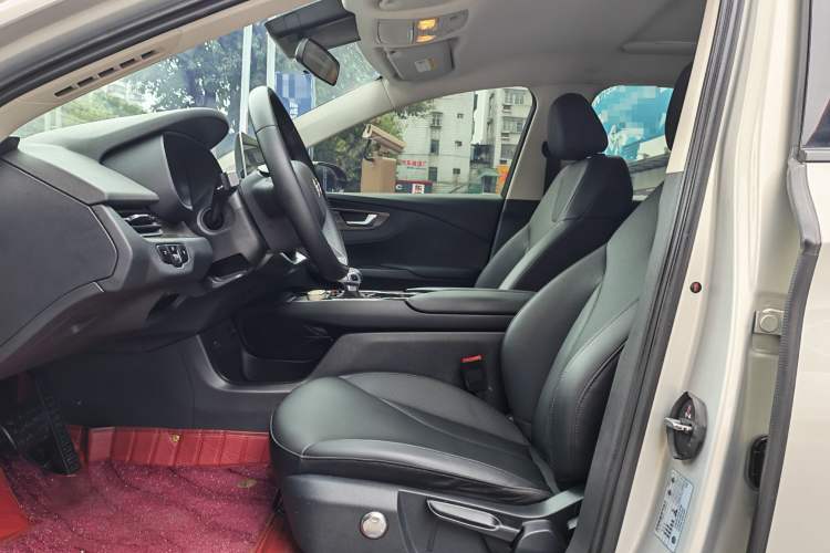 Used Hongqi E-QM5 2022 431 km Charge & Enjoy Edition Interior 2