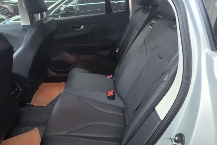 Used Hongqi E-QM5 2022 431 km Charge & Enjoy Edition Interior 4