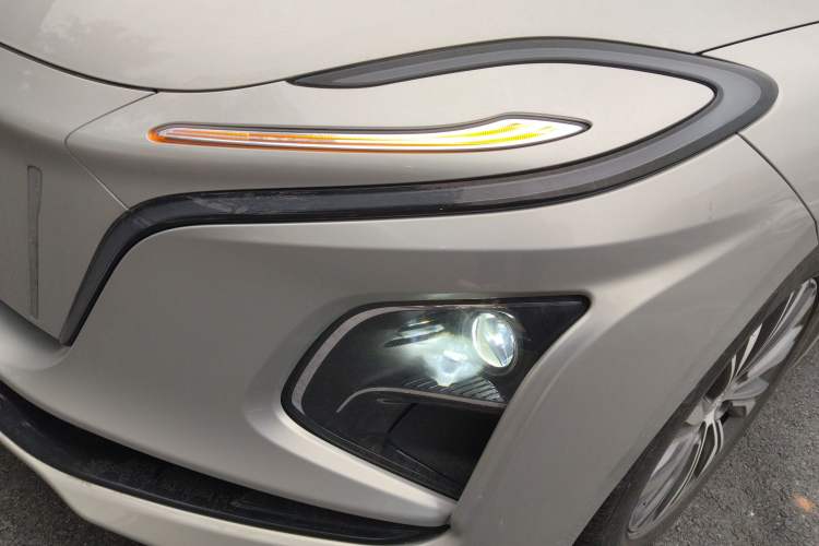 Used Hongqi E-QM5 2022 431 km Charge & Enjoy Edition Left Front Headlight