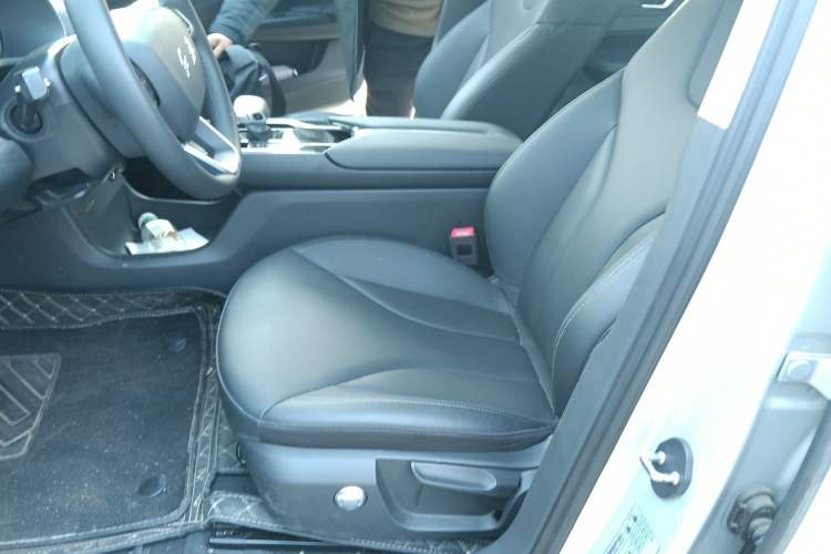 Used Hongqi E-QM5 2022 431 km Charge & Enjoy Edition Left Front Seat