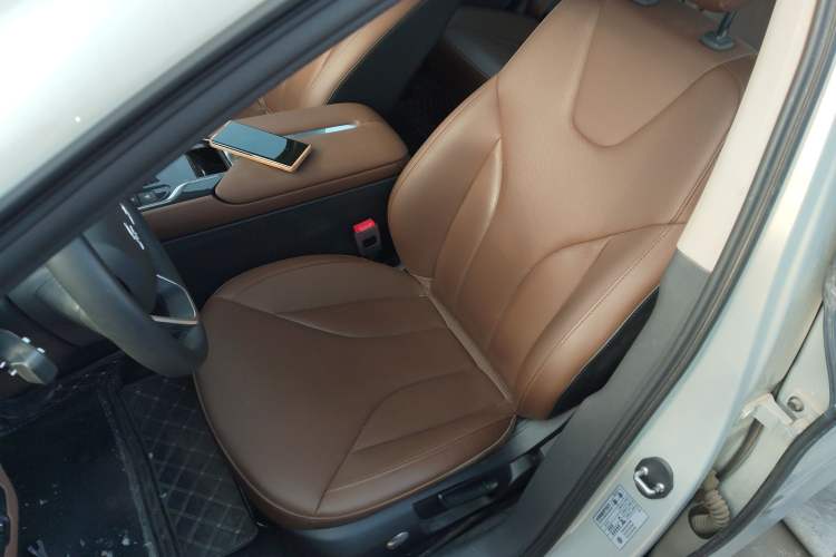 Used Hongqi E-QM5 2022 431 km Charge & Enjoy Edition Left Front Seat