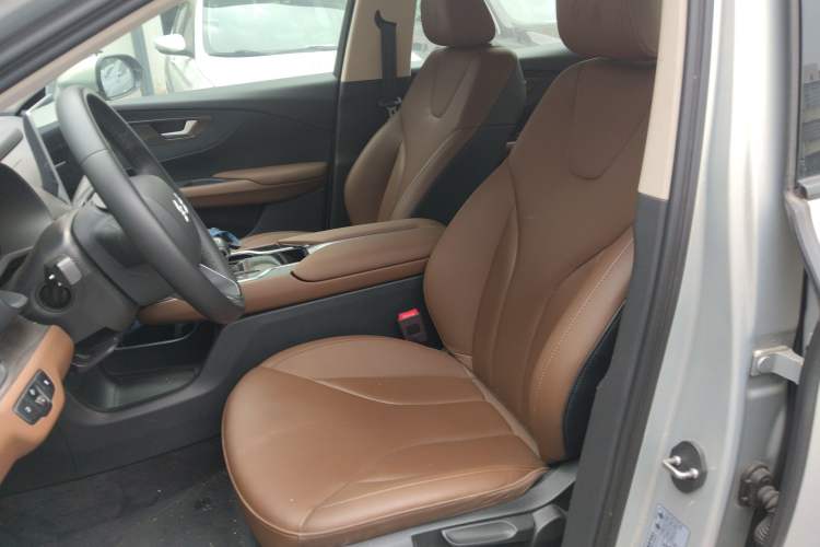 Used Hongqi E-QM5 2022 431 km Charge & Enjoy Edition Left Front Seat