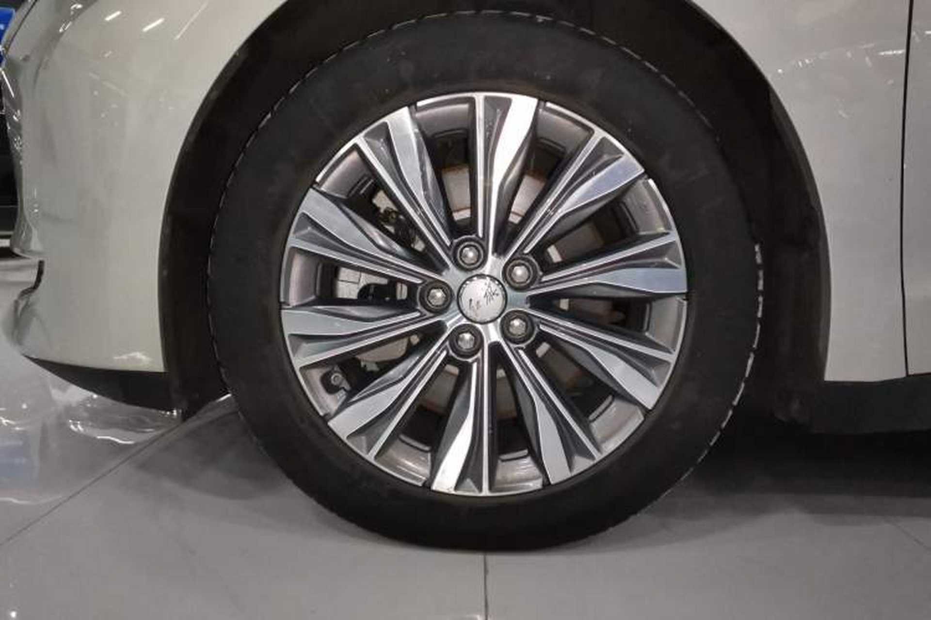 Used Hongqi E-QM5 2022 431 km Charge & Enjoy Edition Left Front Wheel Hub