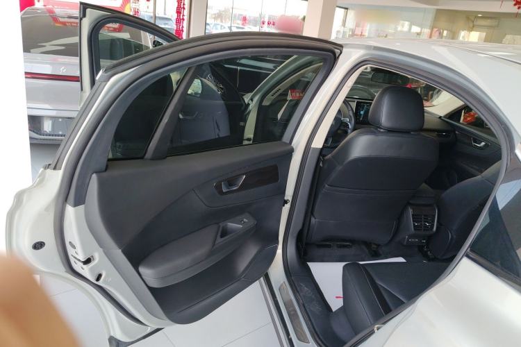 Used Hongqi E-QM5 2022 431 km Charge & Enjoy Edition Left Rear Seat