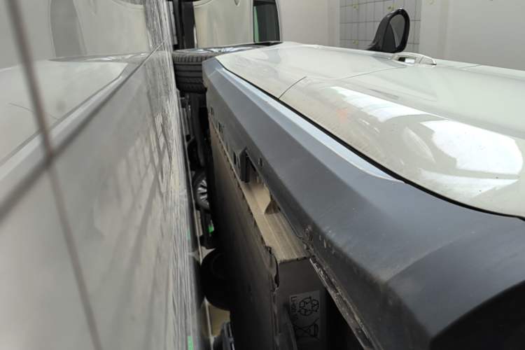 Used Hongqi E-QM5 2022 431 km Charge & Enjoy Edition Left Side Sill