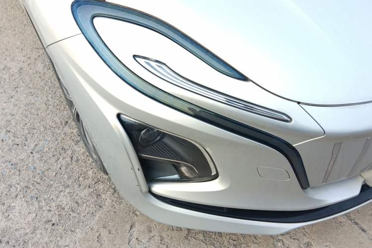 Used Hongqi E-QM5 2022 431 km Charge & Enjoy Edition Right Front Headlight