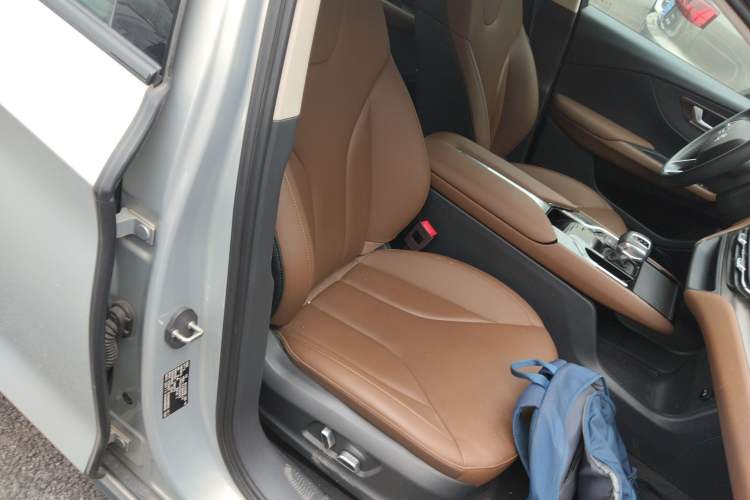 Used Hongqi E-QM5 2022 431 km Charge & Enjoy Edition Right Front Seat