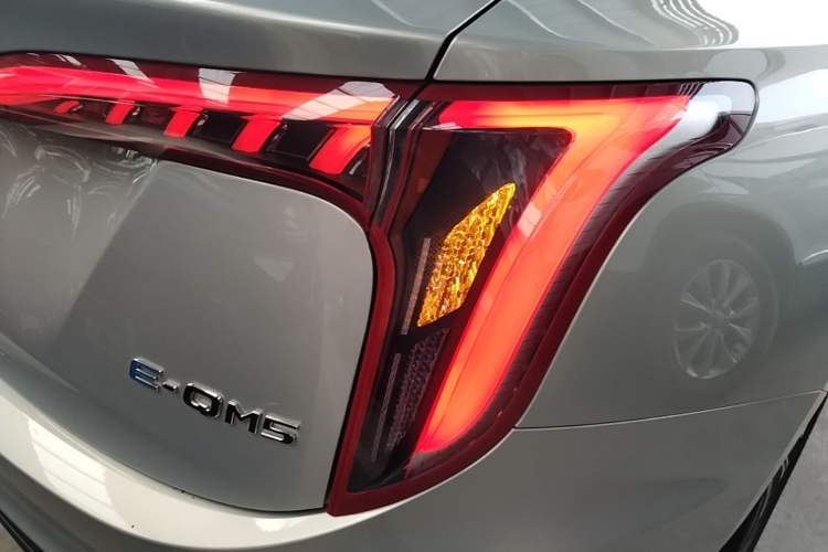 Used Hongqi E-QM5 2022 431 km Charge & Enjoy Edition Right Rear Taillight