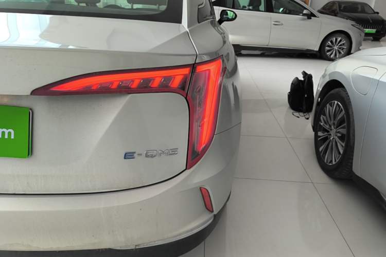 Used Hongqi E-QM5 2022 431 km Charge & Enjoy Edition Right Rear Taillight