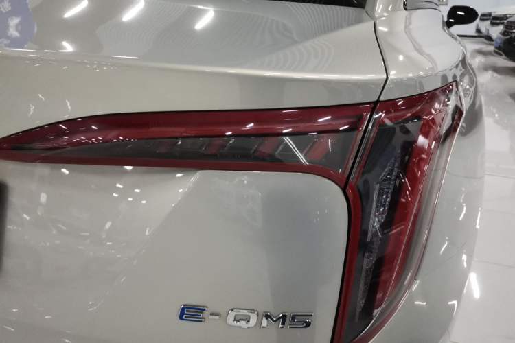 Used Hongqi E-QM5 2022 431 km Charge & Enjoy Edition Right Rear Taillight