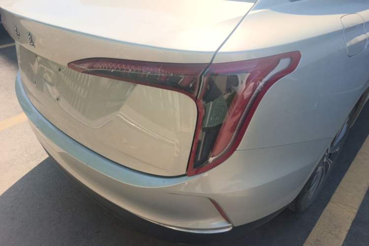 Used Hongqi E-QM5 2022 431 km Charge & Enjoy Edition Right Rear Taillight