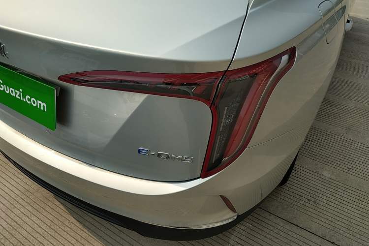Used Hongqi E-QM5 2022 431 km Charge & Enjoy Edition Right Rear Taillight