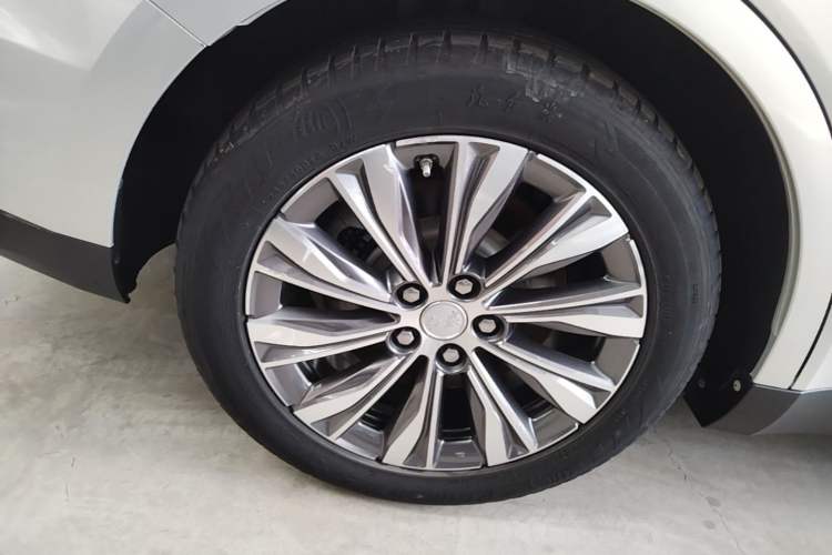 Used Hongqi E-QM5 2022 431 km Charge & Enjoy Edition Right Rear Wheel Hub