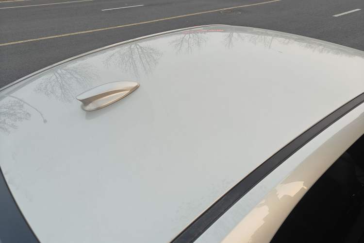 Used Hongqi E-QM5 2022 431 km Charge & Enjoy Edition Roof