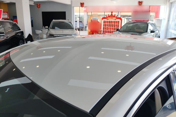 Used Hongqi E-QM5 2022 431 km Charge & Enjoy Edition Roof